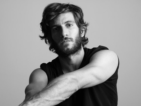 鳄鱼的黄眼睛Luca