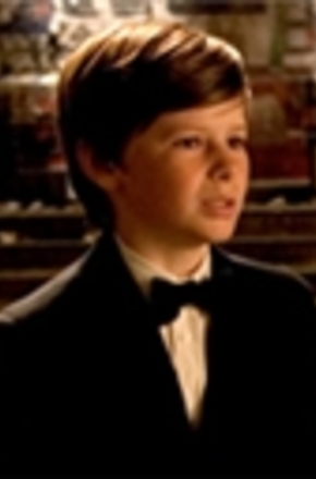 蝙蝠侠：侠影之谜布鲁斯·韦恩